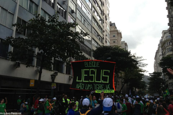 Foto da Jornada Mundial da Juventude no Brasil em 2013. Arquivo pessoal da Autora.