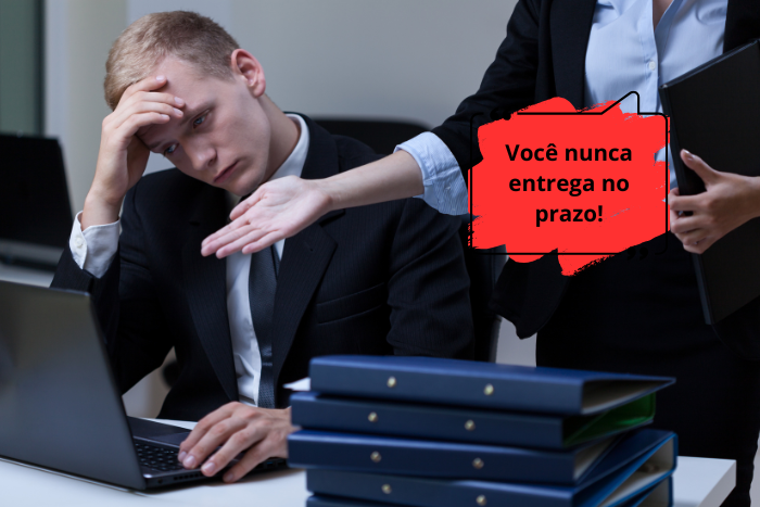 Crítica destrutiva: 'Você nunca entrega no prazo.', com generalização e culpa.